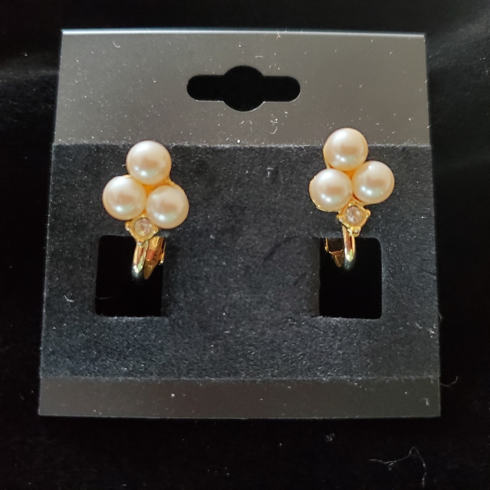 Pretty Pearl Cluster Earrings